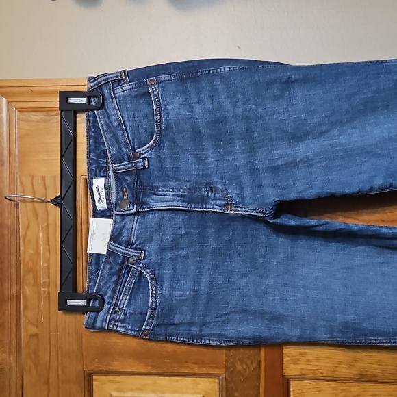 NWT Wrangler Retro Bailey High-Rise Flare Jeans - Picture 6 of 15